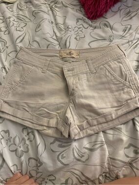 Hollister Light Cream Roll-Cuff Women's Jean Shorts